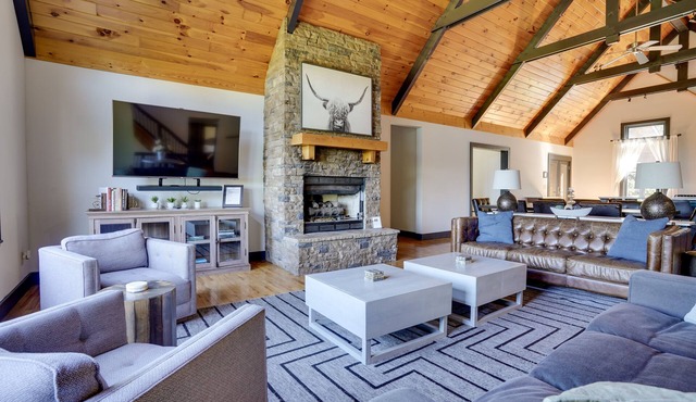Georgia Highlands Retreat - 6Br and 3.5Ba Mountain Home near Helen, GA