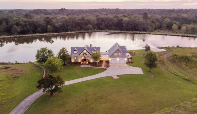 Georgia on My MindnCoastal farmhouse on 190 acres for total privacy - sleeps 12