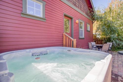 Georgia Peach - Meredith Lodging