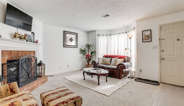 Georgia Townhome - 3 Mi to Stone Mountain Park!