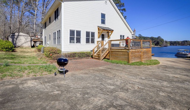 Georgia Vacation Rental on Jackson Lake w/ Dock