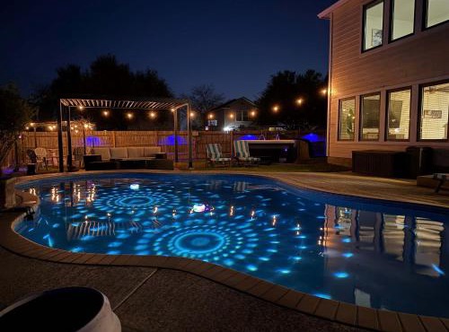 Georgian 5BR Retreat Heat Chilled Pool + Hot Tub