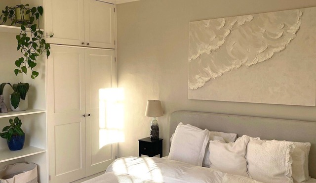 Georgian Farmhouse in the rural English countryside, less than 1hr from London