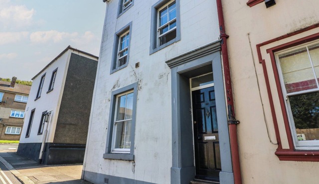 GEORGIAN TOWN HOUSE, family friendly, with a garden in Whitehaven