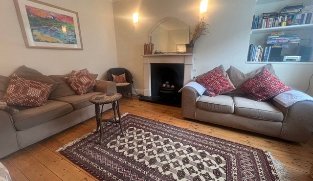 Georgian Townhouse in centre of Aberaeron, dog friendly