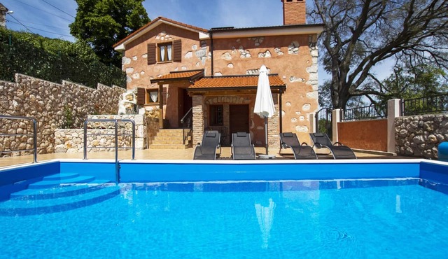 Geräumiges Ferienhaus in Brseč mit Privatem Pool by Interhome