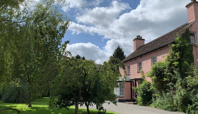 Ger y Wysg Farmhouse