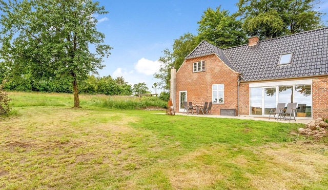 "Geraldine" - 3.5km to the fjord by Interhome