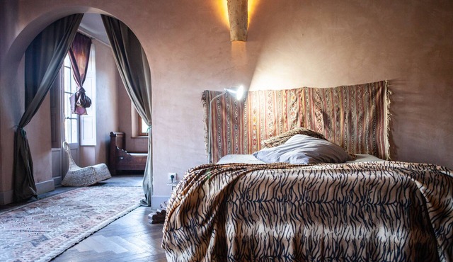 Gertrud's Suite - suite in shared Village Chateau