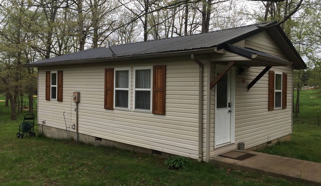 Get Away Acres 1/2 mile off highway 60 extra sanitized