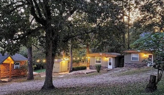 "Get Away" Cabin at the Lake - Outdoor Campfire