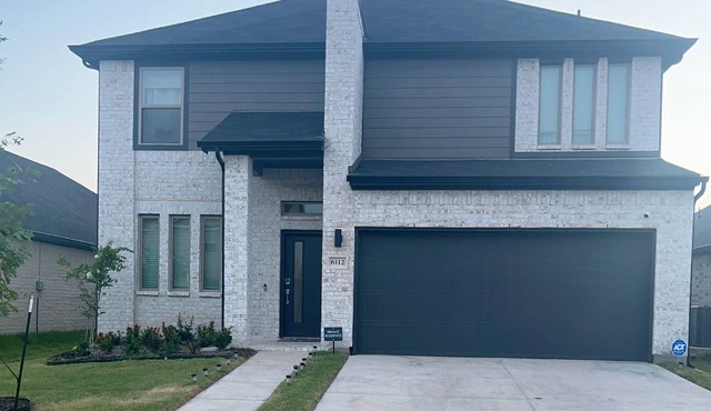Get away cottage, in a quite neighborhood with a lot of spacious yard