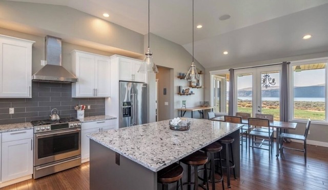 Get away from it all at Smith Cove. A 4 bedroom oasis overlooking Banks Lake