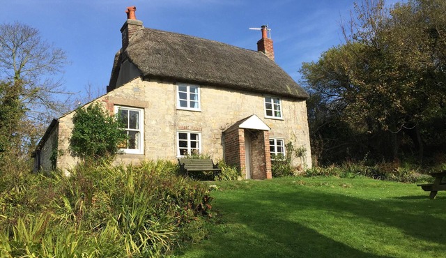 Get Away From It All And Relax In This Characterful Period Thatched