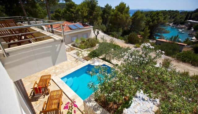 Get away from it all villa set amidst Mediterranean gardens with private pool