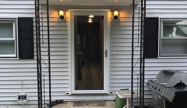 Get Away From the Hustle and Bustle by Relaxing at the Lake ! 3 Bedroom Ranch