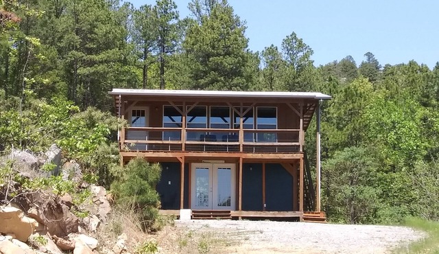 Get Away in your Truck or SUV to the Scenic and Secluded Whispering Pines Cabin