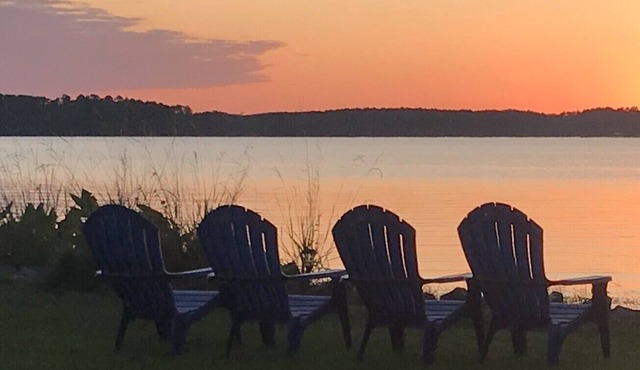 Get away to beautiful Caney Lake!