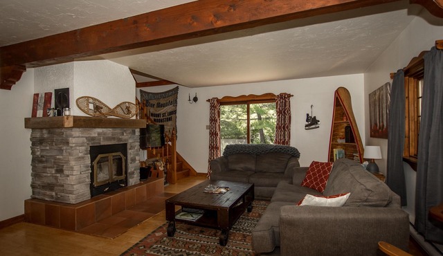 Get away to the Blue Mountains - 3 Bedroom Chalet/Cottage