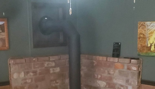 Get away to the country.Hunt the Duck Hunting Capitol of The World.Dogs welcome