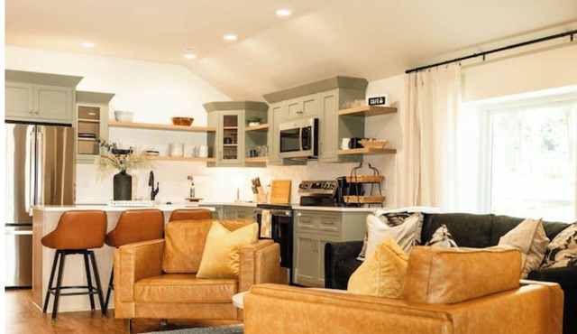 Get Cozy in the Country - The Cottage on Luca Hill