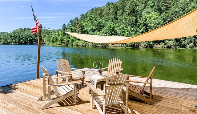 Get off-grid at lakefront Cabin at Sawmill Branch