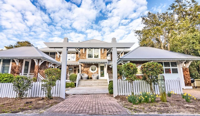 Get ready for an unforgettable marsh view at 3 Little Birds on Bald Head Island!