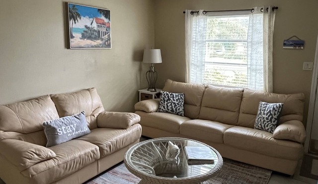 Get To the Beach! Only 5 miles to Siesta Key Beach!