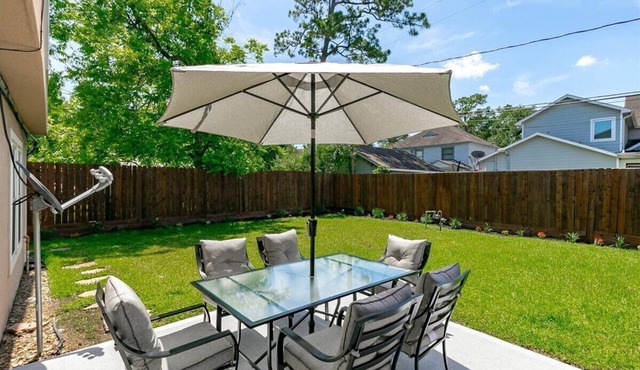 Get Together & Stay-Play-Relax! Peaceful Oasis w/TVs, Games, & BBQ -LUCKY House