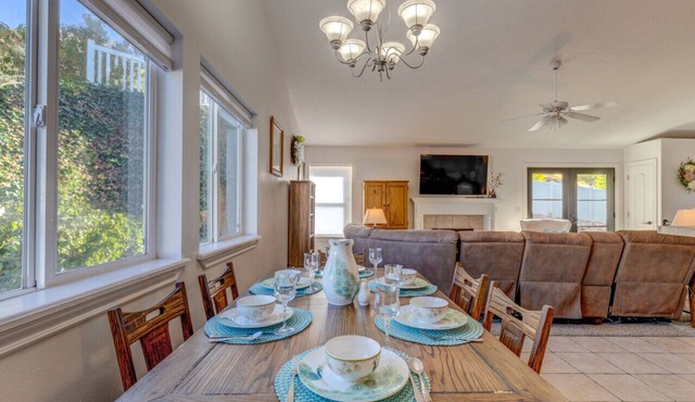 Get together with family and enjoy the outdoors in this spacious, comfortable home in Utah Valley.
