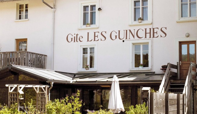 Get together with friends and family in a large apartment in the Haut Jura.