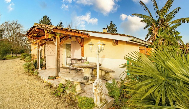 Getaway at Les Pouges – Renovated House with Garden, Fast Wi-Fi, Barbecue