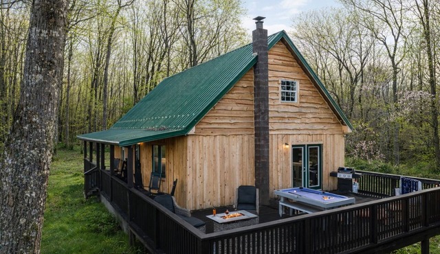 Getaway Cabin – Deck, Fire Pit & BBQ Near Gorge