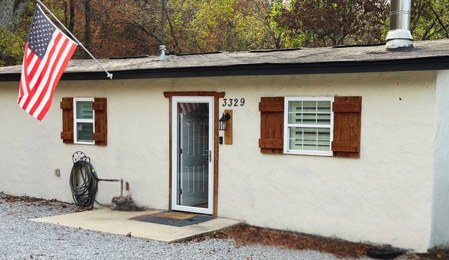 Getaway Cabin: Fort Gibson Lake Retreat with Spacious Patio for Family & Friends