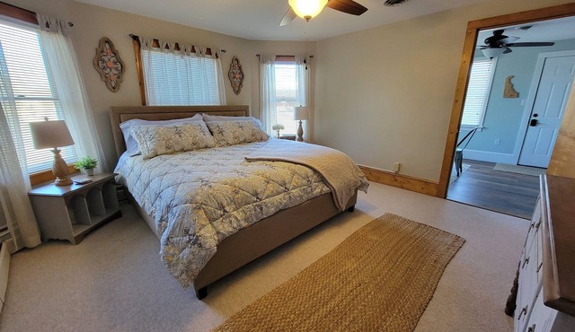 Getaway! Close to beach, outlet shopping & golf!