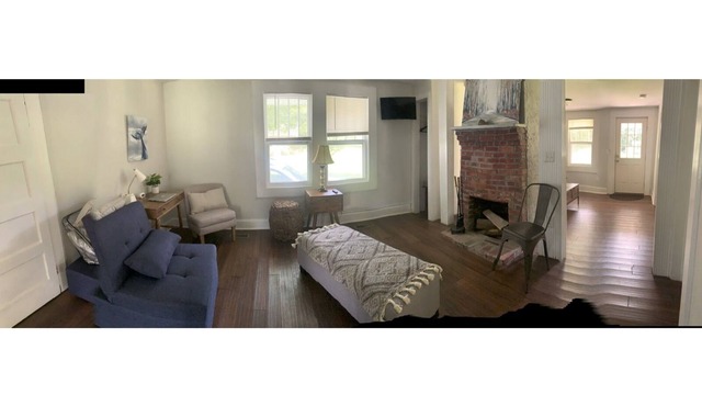Getaway Country Cottage - Entire House with Fireplace - Pet Friendly