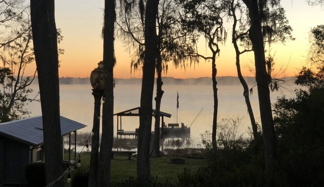 GETAWAY FROM THE CRAZINESS: COME RELAX & ENJOY THE WATER/FISHING/SUN/FUN