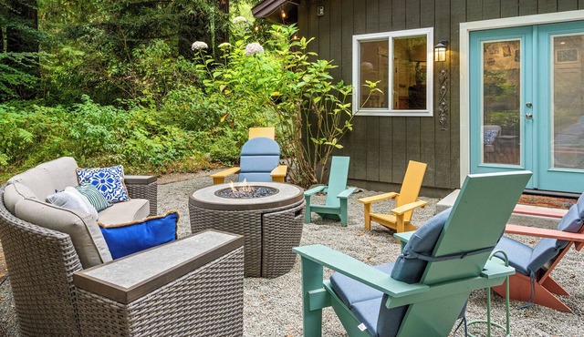 Getaway in the Forest, Surrounded by Peaceful Nature and Year-round Creek