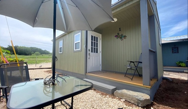 Getaway In The Heart Of Texas. 5 Minutes From Colorado Bend State Park.