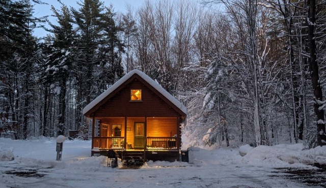 Getaway Lodge with HOT TUB