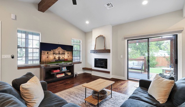 Getaway Near River Walk DT | Yard BBQ Pet | Games
