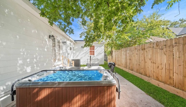Getaway Nr Midtown, DT, TSU | Hot tub | Game Room
