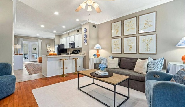 Getaway on Gatewood-1K, 1Q, 2.5 bath, parking, 5 min to AU, I-85, Games