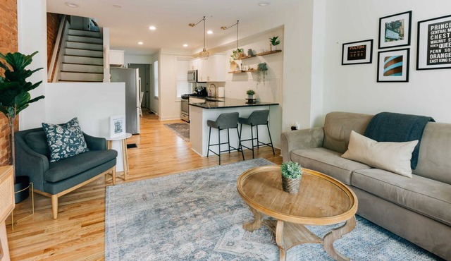 Getaway on Grant, heart of Downtown with parking