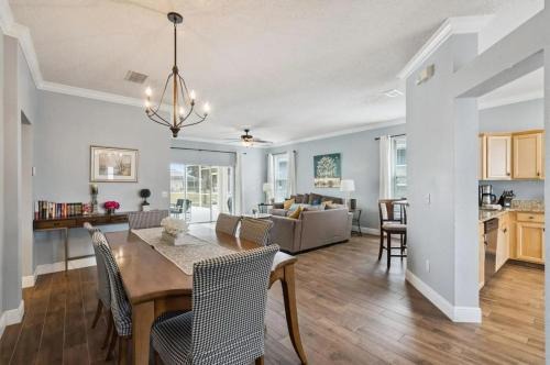 Getaway to Once Upon a Time Disney-Area Pool Home