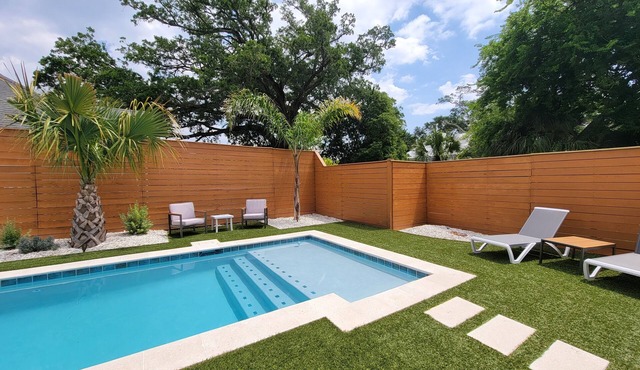 Getaway to Tabby Shack SSI.new heated POOL, 3b/2ba, near beach & village, dogs