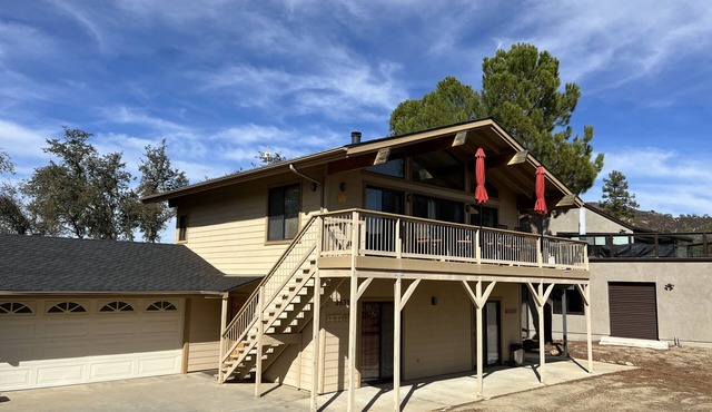 Getaway To This Relaxing, Comfortable Home With Internet! Pet Friendly