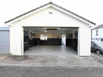 Gethin Lodge cosy Holiday cottage Near BPW with secure double garage with cctv sleeps up to 6 guests