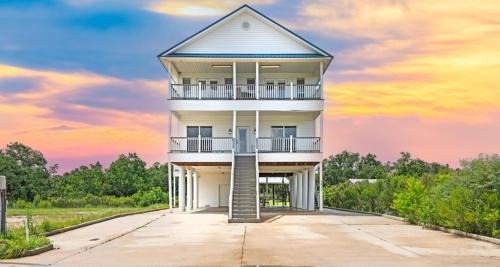 Getting Nauti at the Bay