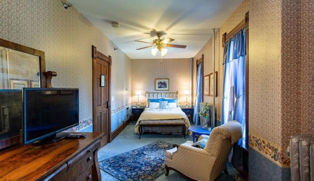 GH3 · #3 Grant House-The Ducat Suite: Avalon in Lavender